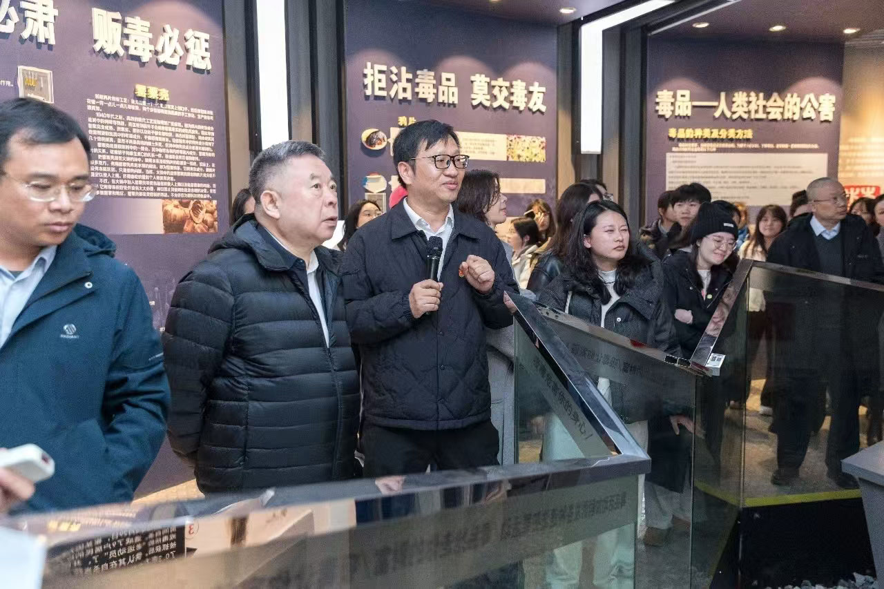 8421766451900710.jpg 3-2.jpg